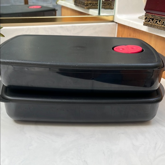 Black and Red Food Storage Containers - Picture 5 of 5